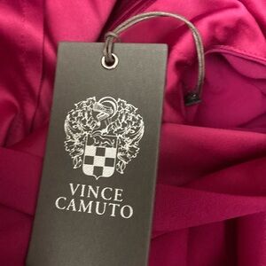 Vince Camuto NWT size 4 magenta cape sleeve dress